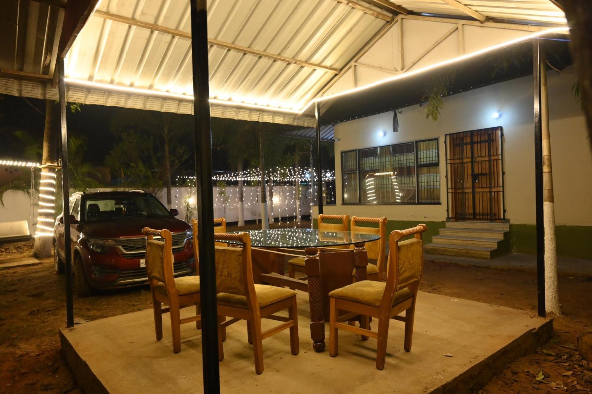 The Q3 Inn Guwahati Exterior photo